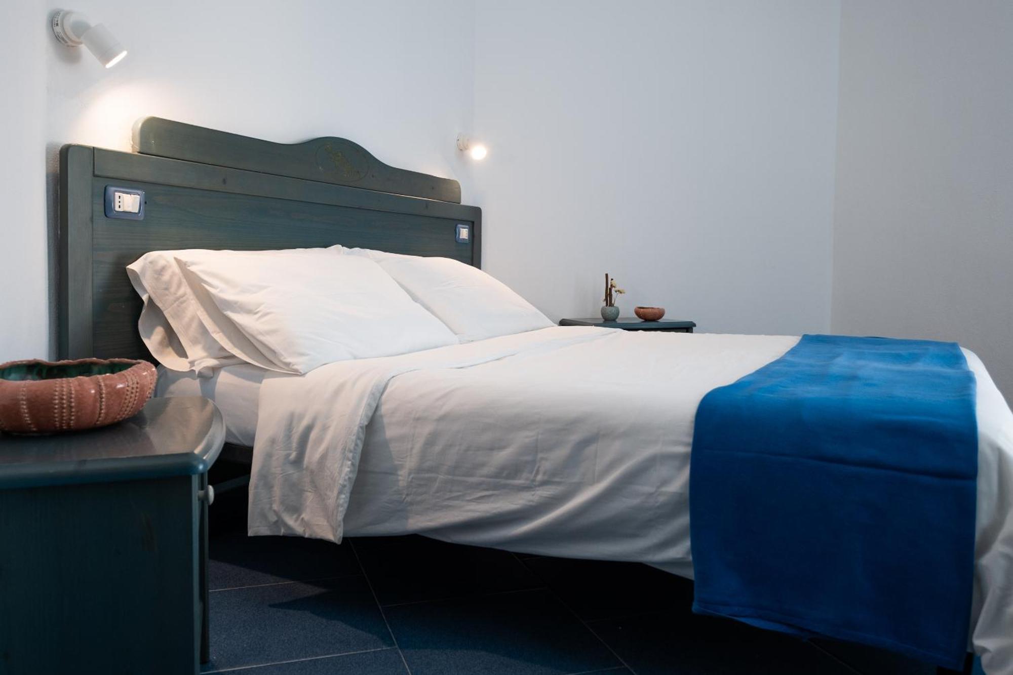 Oasi Azzurra Aparthotel Messina Bagian luar foto