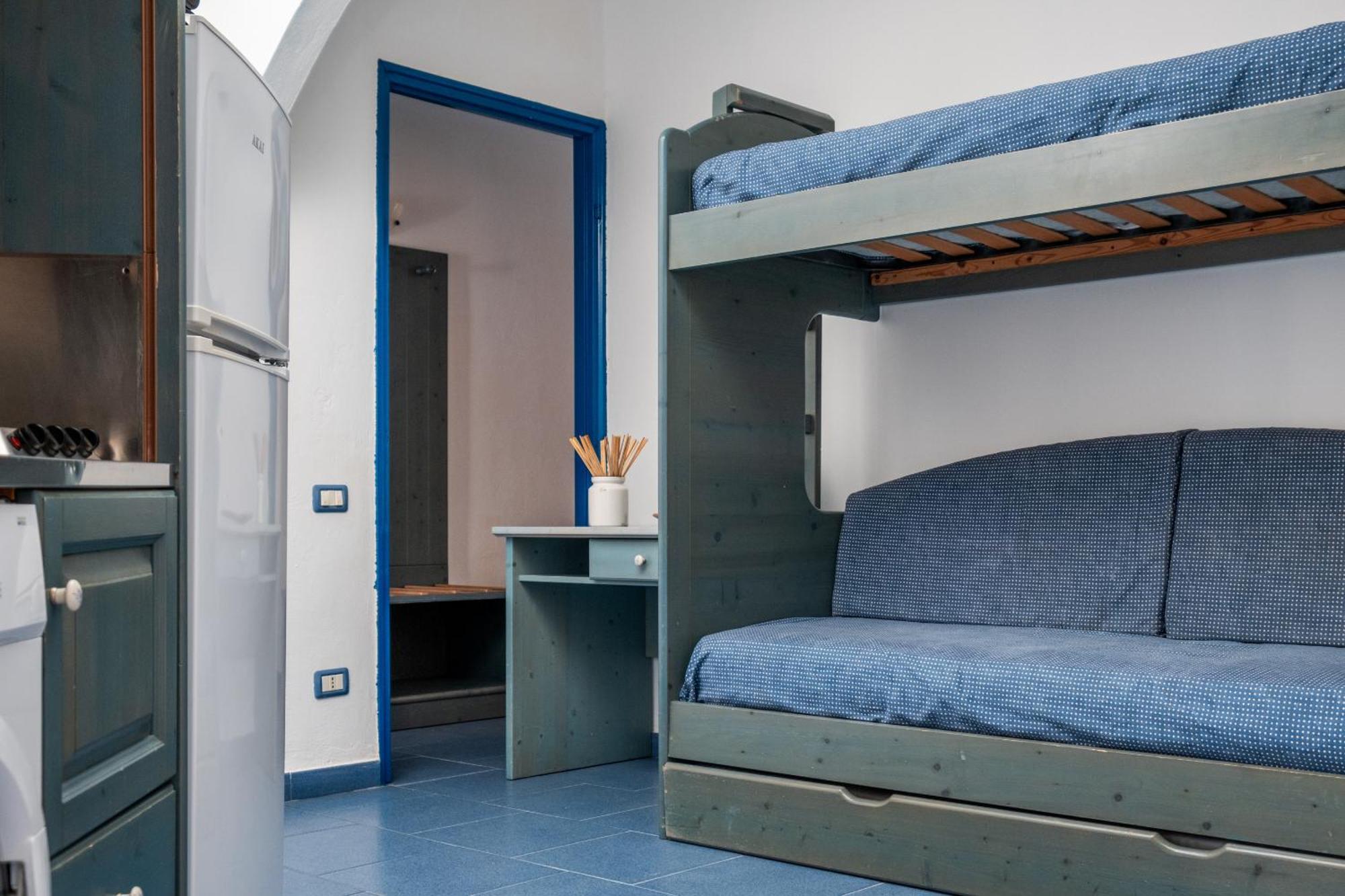 Oasi Azzurra Aparthotel Messina Bagian luar foto