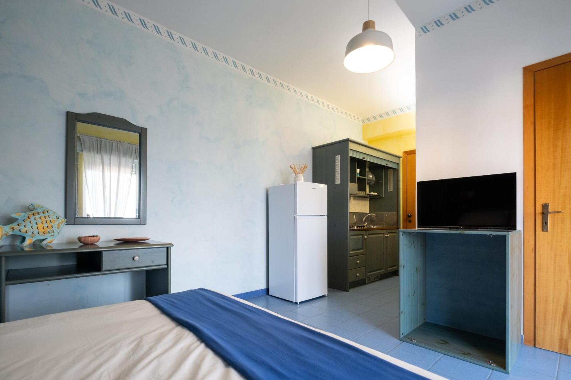 Oasi Azzurra Aparthotel Messina Bagian luar foto