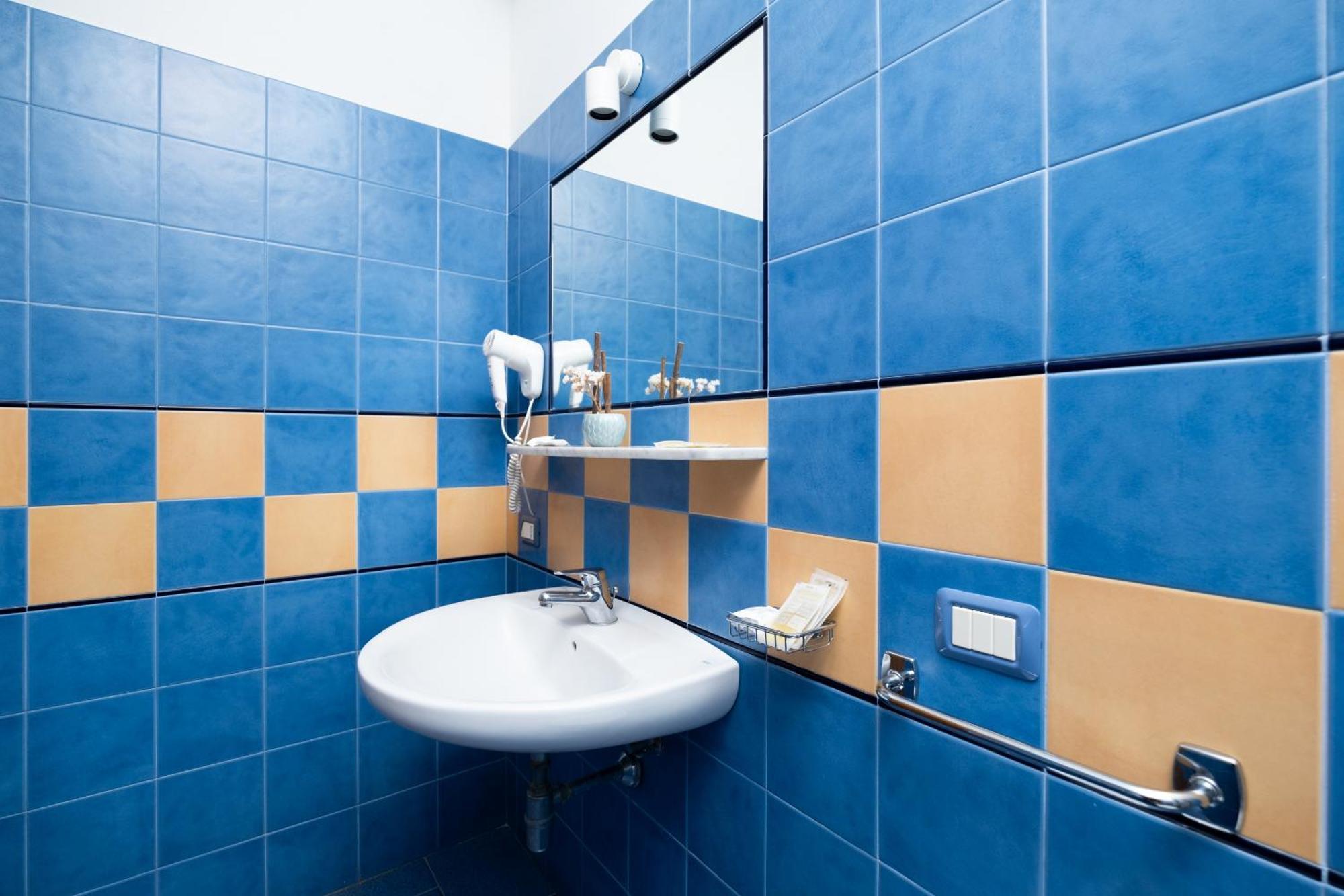 Oasi Azzurra Aparthotel Messina Bagian luar foto