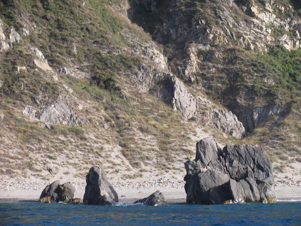 Oasi Azzurra Aparthotel Messina Bagian luar foto